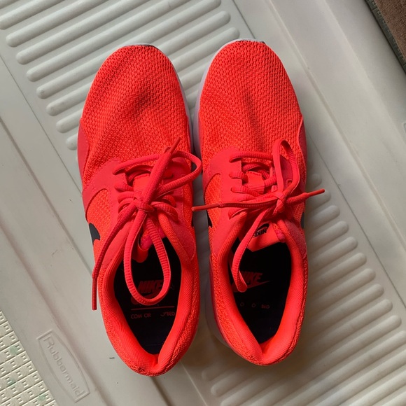 Nike | Kaishi Neon Coral Sneakers, NWOT - Picture 2 of 5